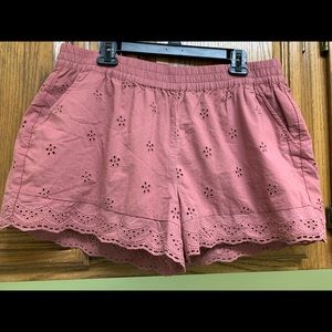 Women’s Maurices rose colored shorts - size XL
